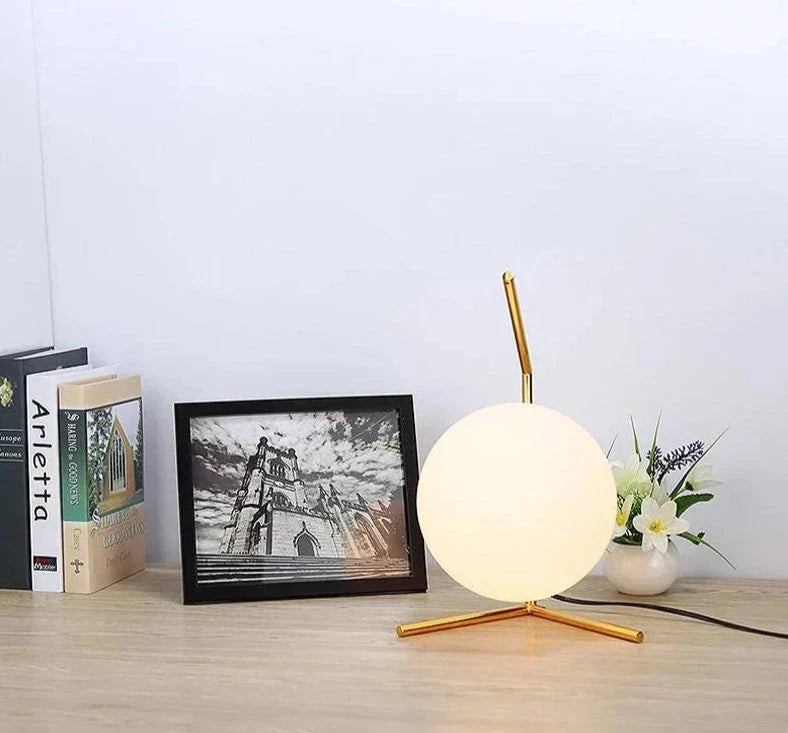 Lampe de chevet design bras dorés &amp; boule de verre - Lampe Chevet Design