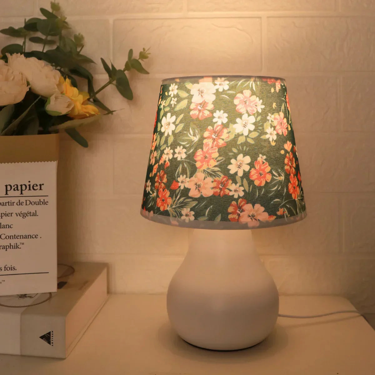Minimalist fabric warm light desk lamp, USB switch bedroom bedside lamp, living room and study decoration - Lampe Chevet Design