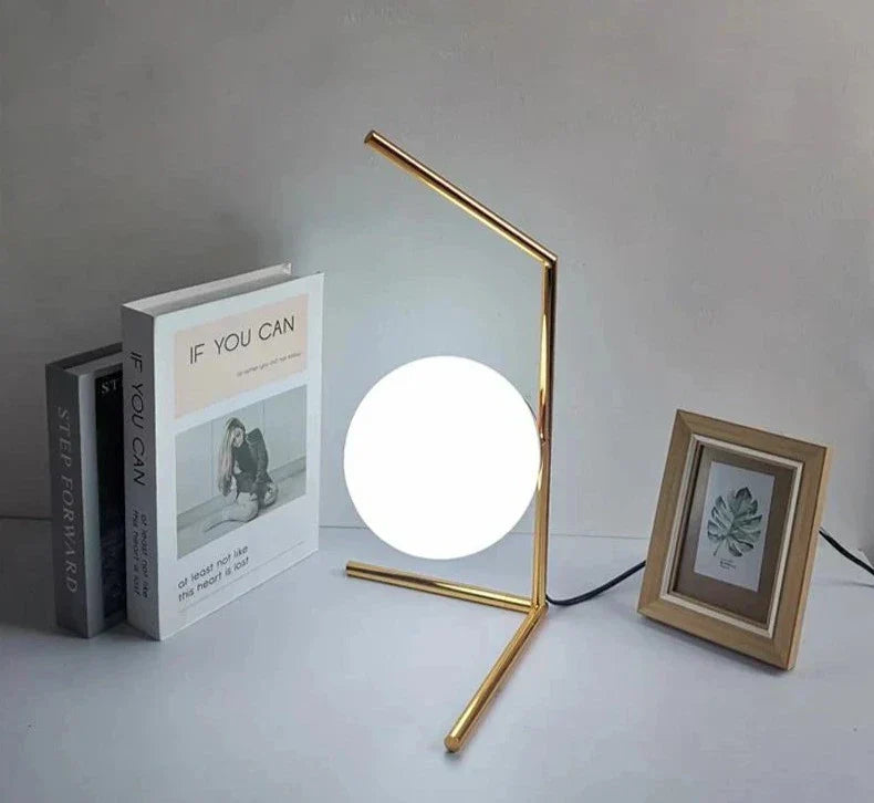 Lampe de chevet design bras dorés &amp; boule de verre - Lampe Chevet Design