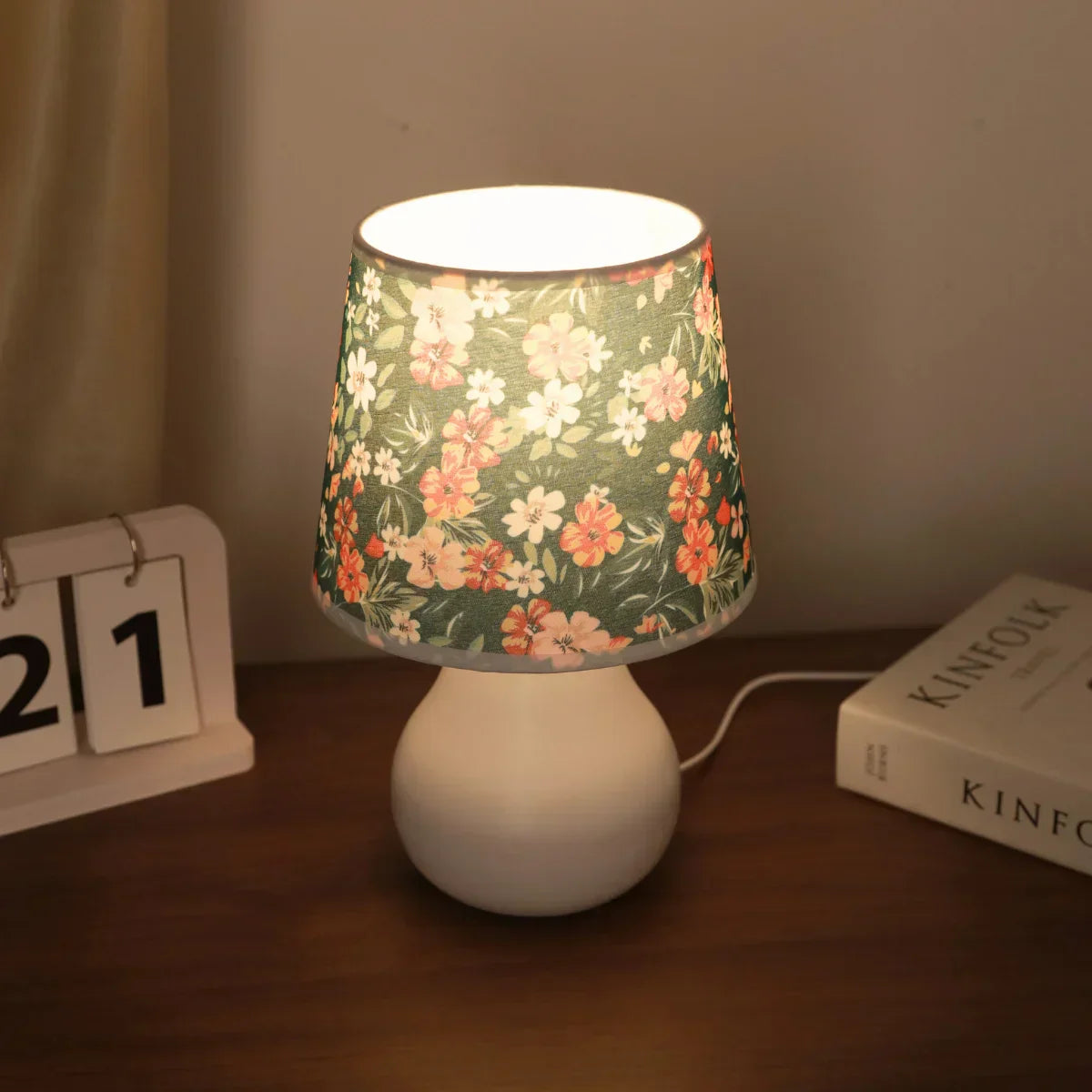 Minimalist fabric warm light desk lamp, USB switch bedroom bedside lamp, living room and study decoration - Lampe Chevet Design