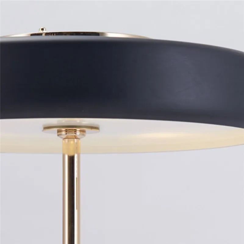 Lampe de chevet rotative en métal simple - Lampe Chevet Design