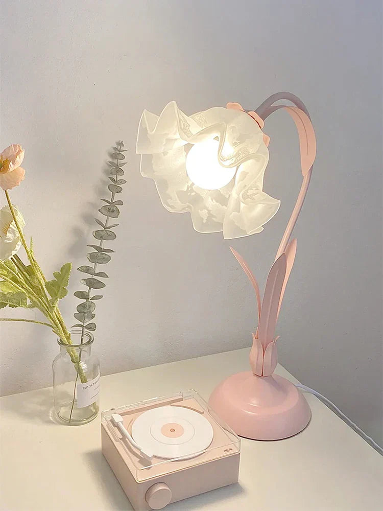 lampe de chevet moderne en métal forme de fleur - Lampe Chevet Design